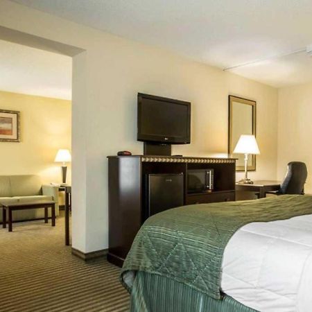 Quality Inn & Suites Greenville - Haywood Mall Extérieur photo