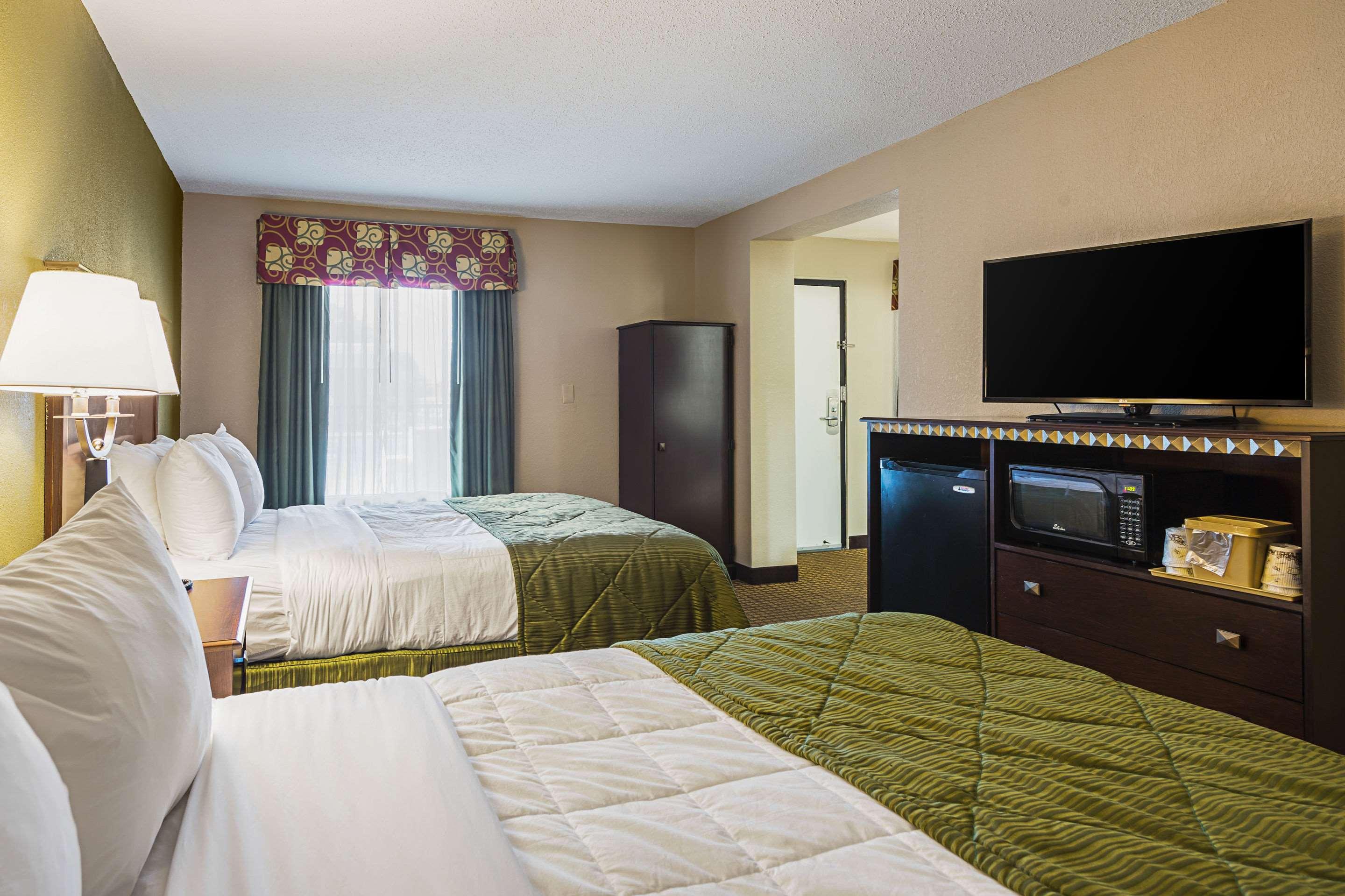 Quality Inn & Suites Greenville - Haywood Mall Extérieur photo