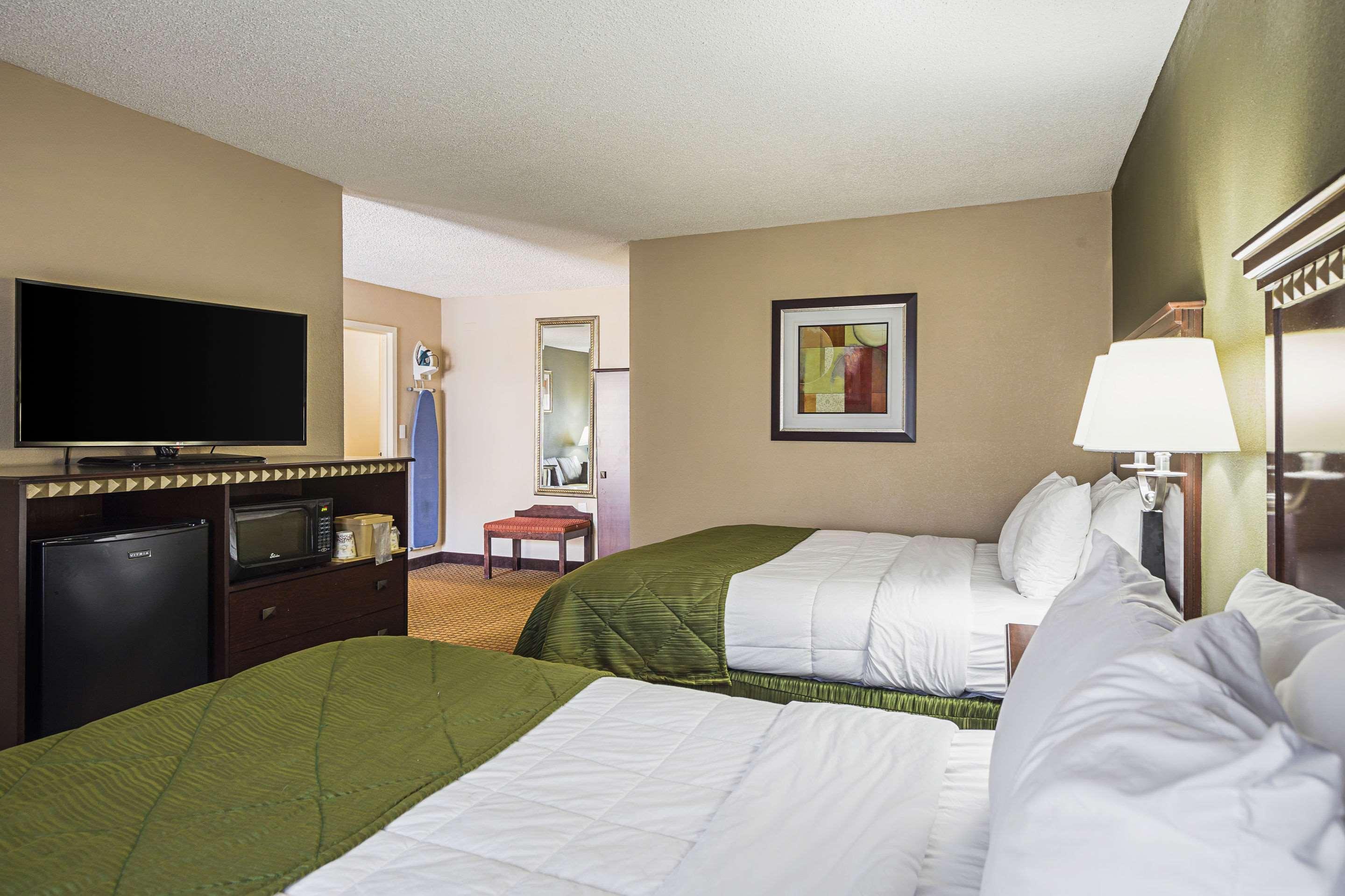 Quality Inn & Suites Greenville - Haywood Mall Extérieur photo