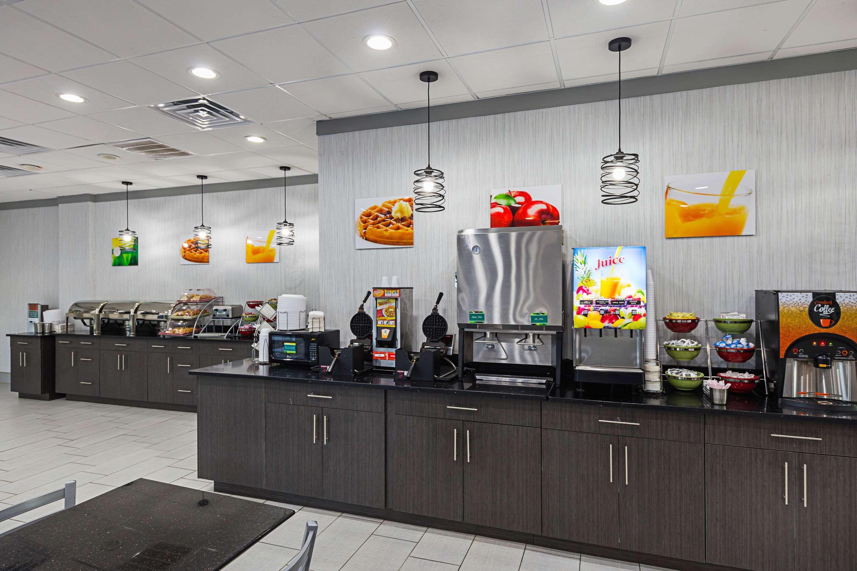 Quality Inn & Suites Greenville - Haywood Mall Extérieur photo