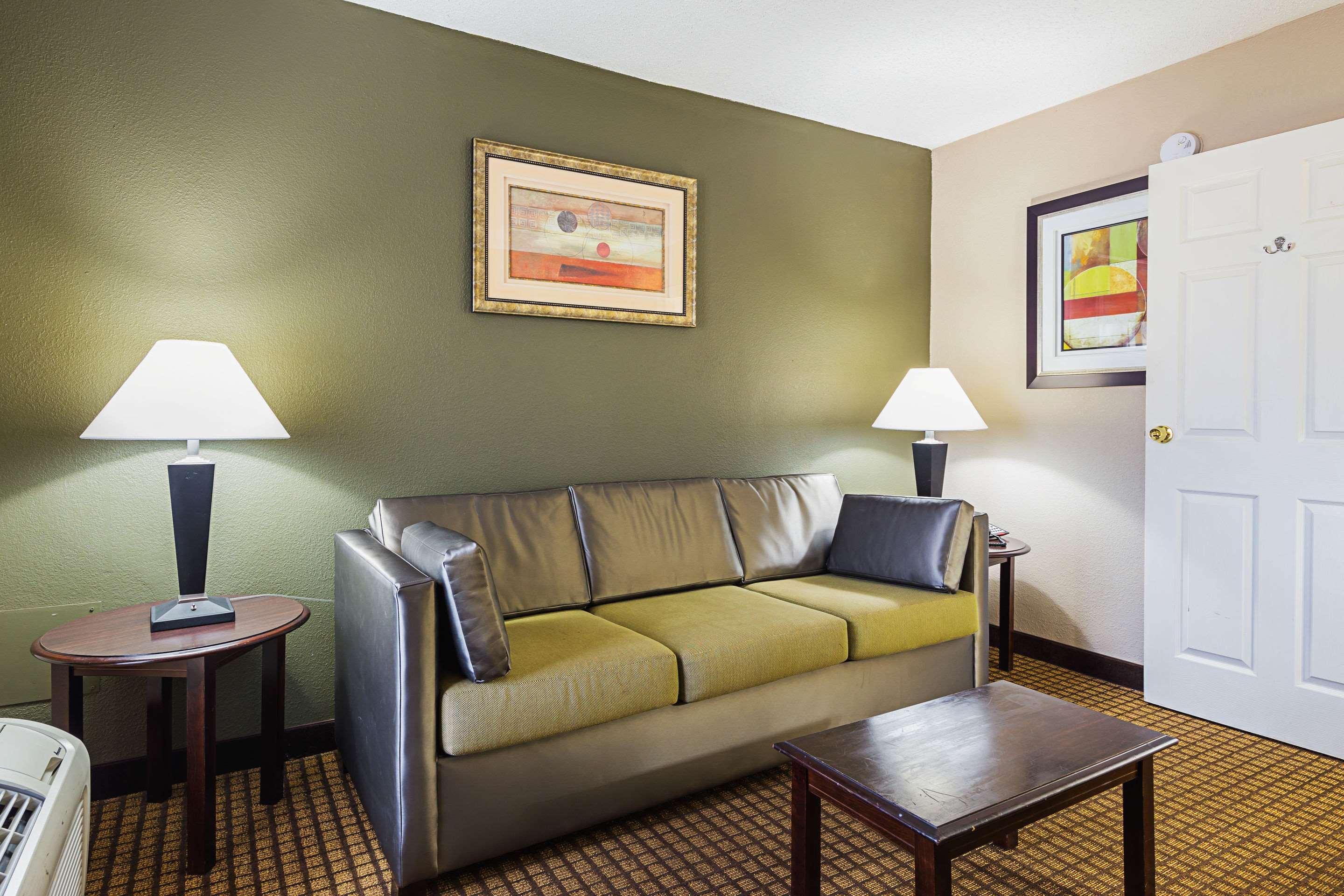 Quality Inn & Suites Greenville - Haywood Mall Extérieur photo