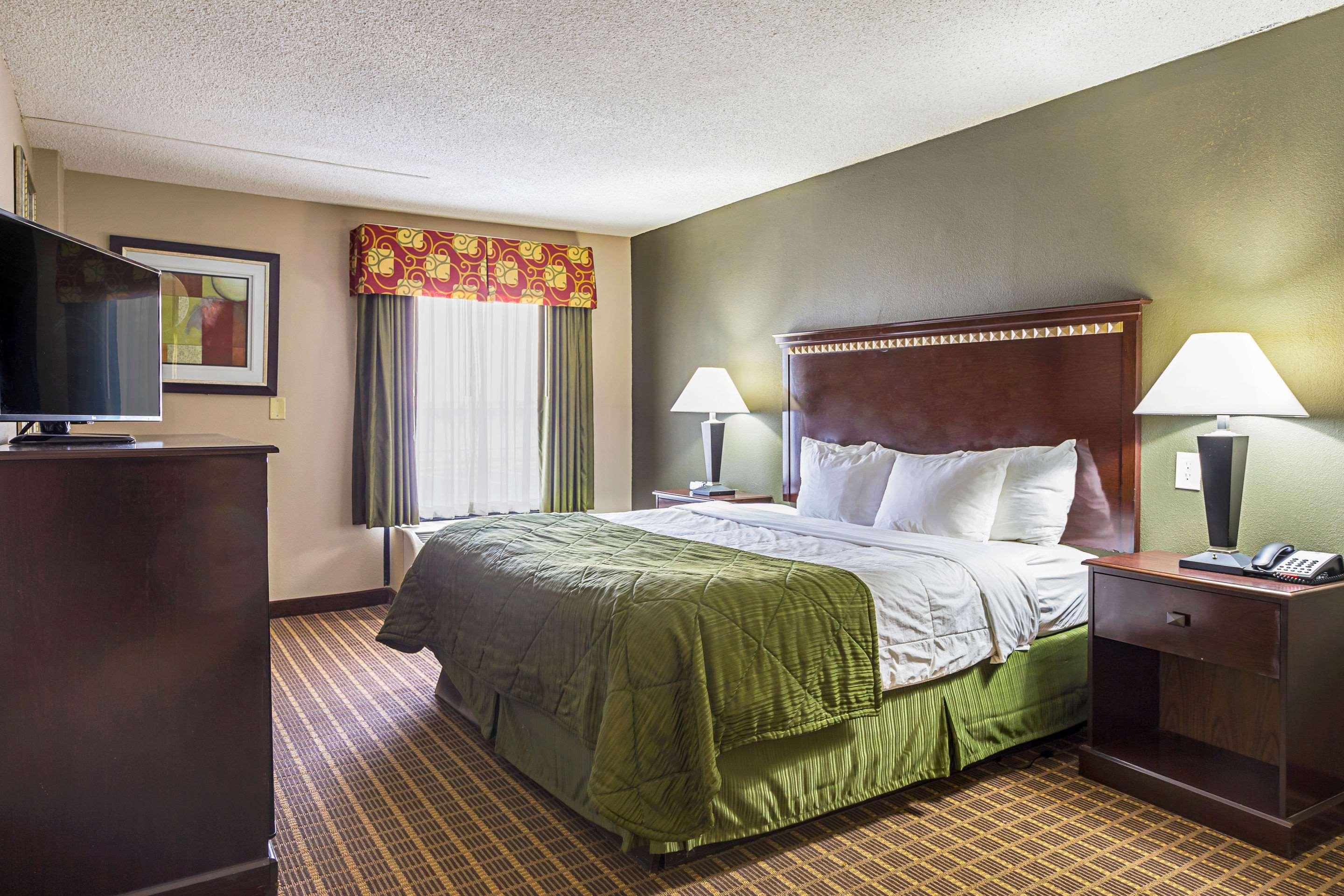 Quality Inn & Suites Greenville - Haywood Mall Extérieur photo