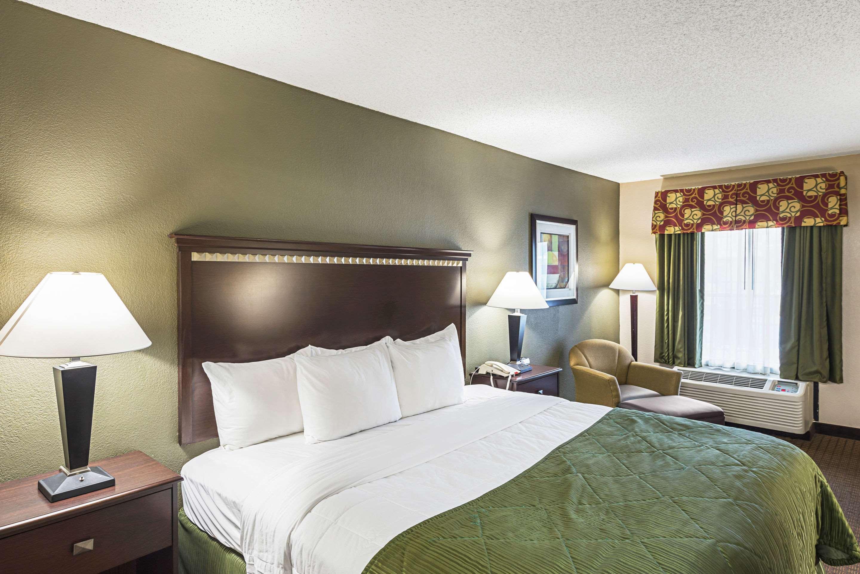 Quality Inn & Suites Greenville - Haywood Mall Extérieur photo