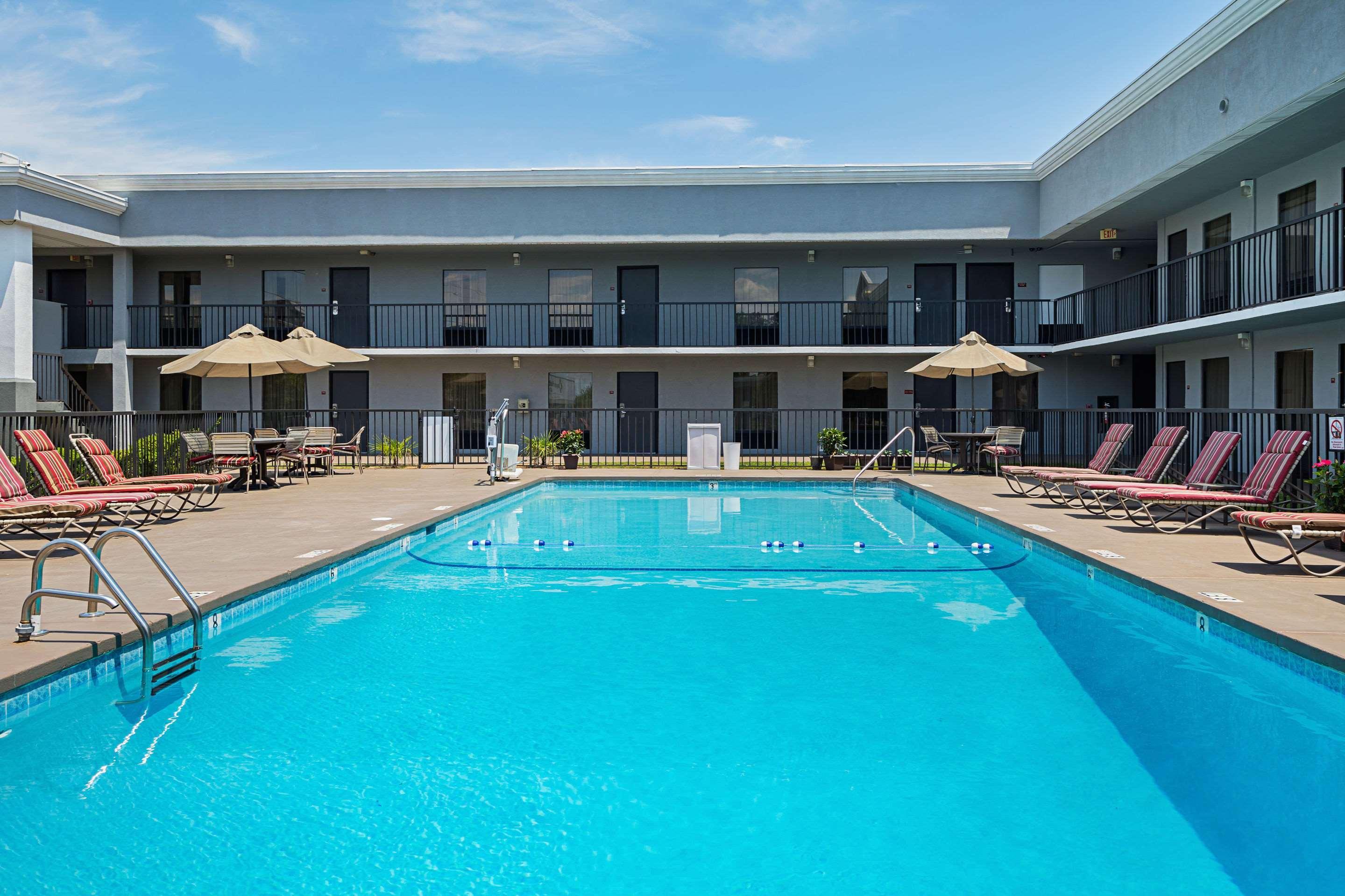Quality Inn & Suites Greenville - Haywood Mall Extérieur photo