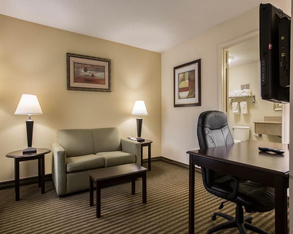 Quality Inn & Suites Greenville - Haywood Mall Extérieur photo