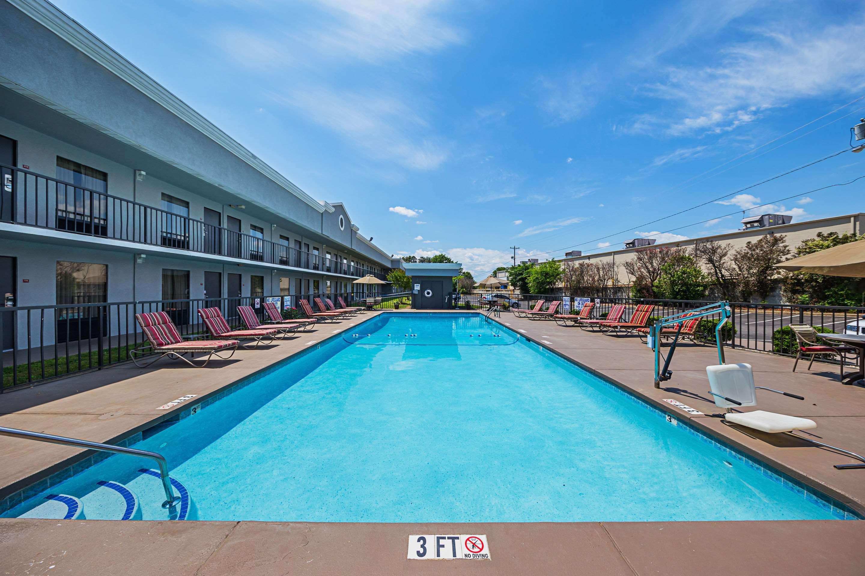 Quality Inn & Suites Greenville - Haywood Mall Extérieur photo