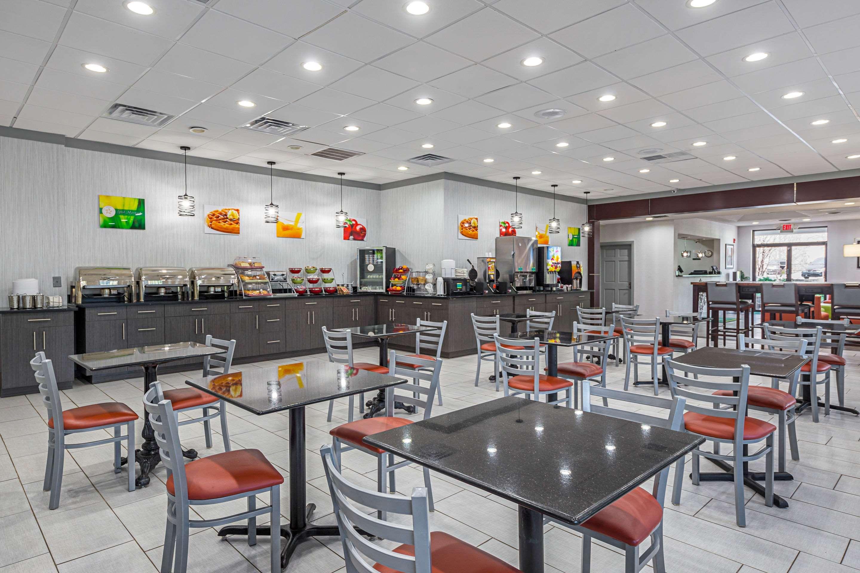 Quality Inn & Suites Greenville - Haywood Mall Extérieur photo