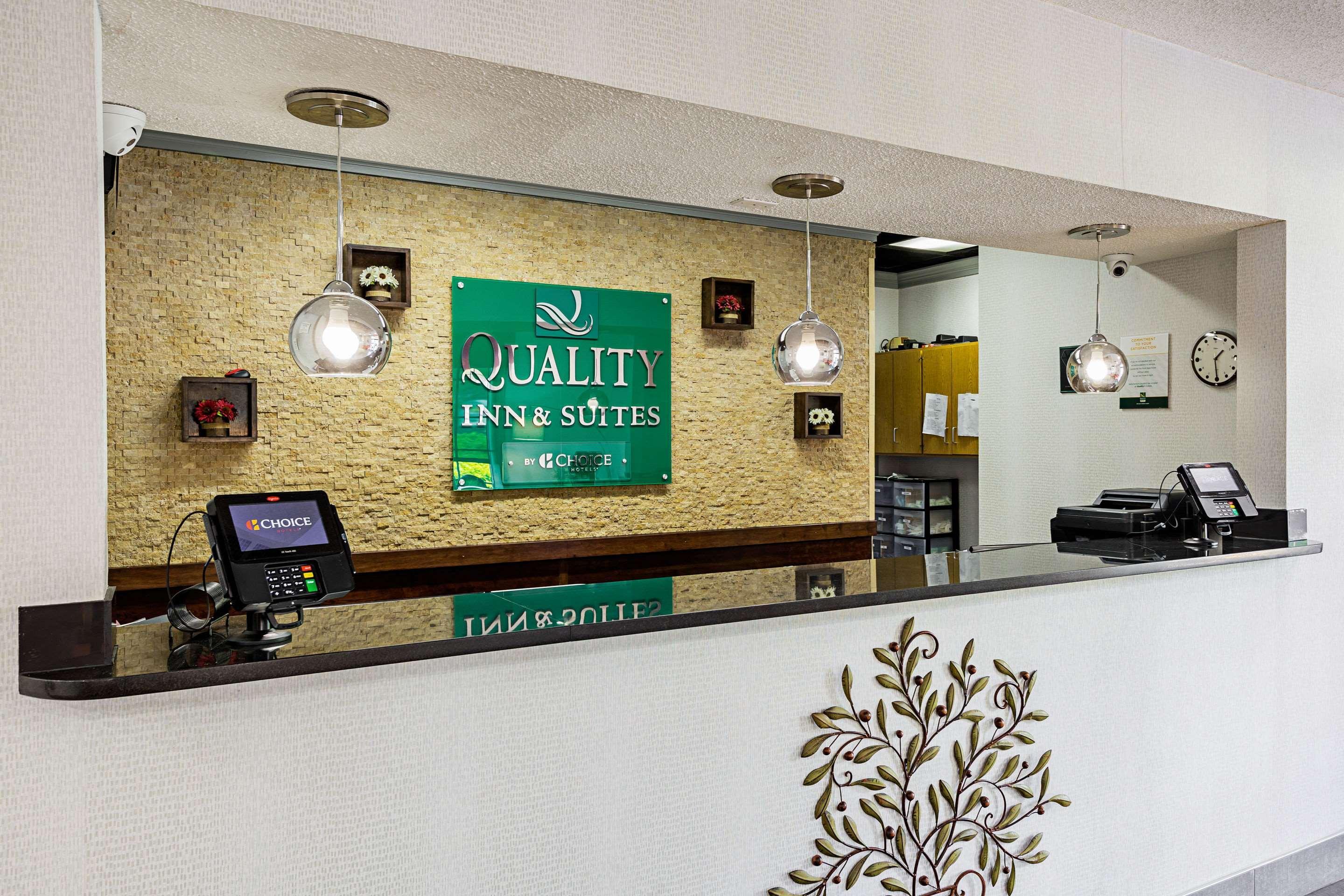 Quality Inn & Suites Greenville - Haywood Mall Extérieur photo