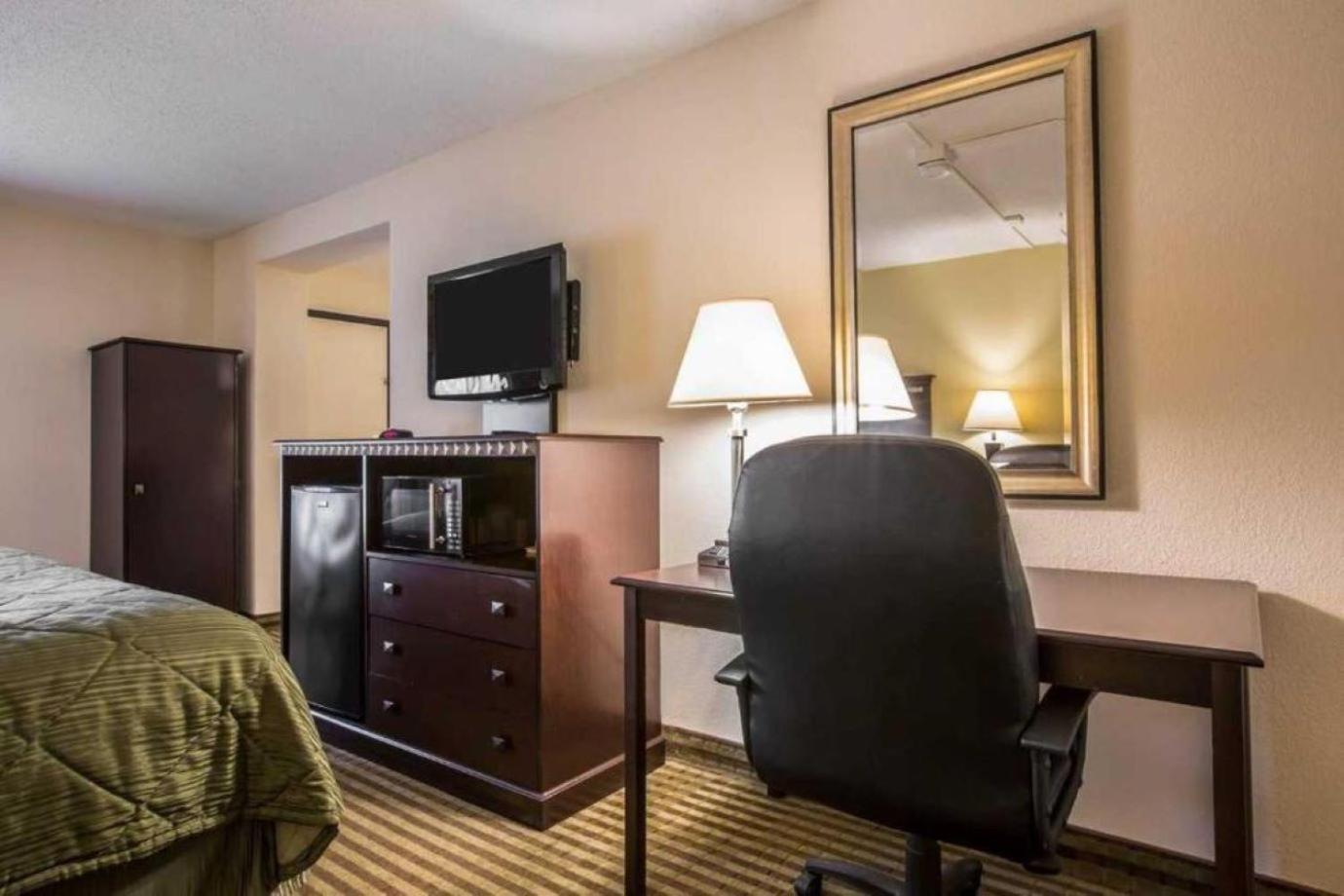 Quality Inn & Suites Greenville - Haywood Mall Extérieur photo