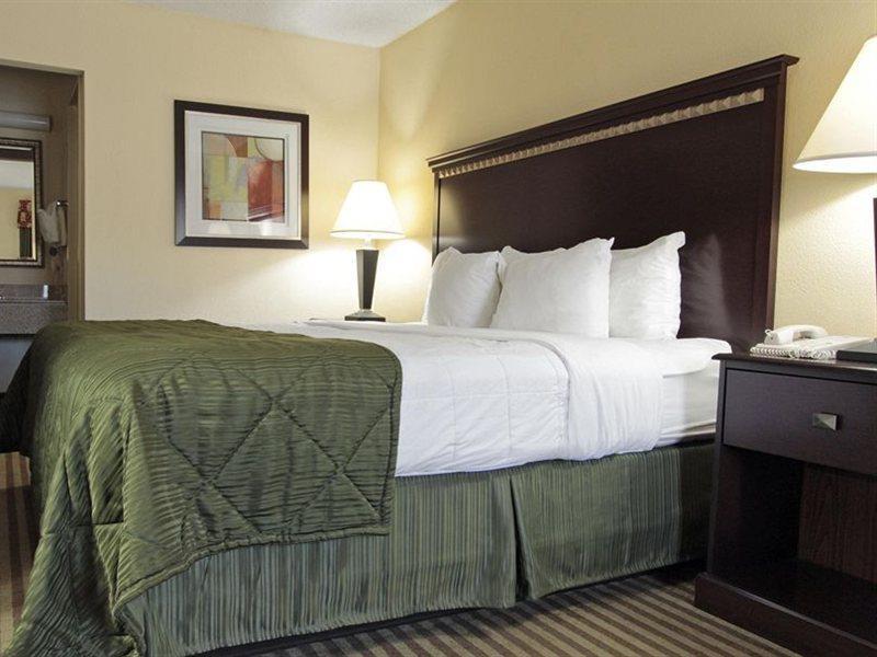 Quality Inn & Suites Greenville - Haywood Mall Extérieur photo