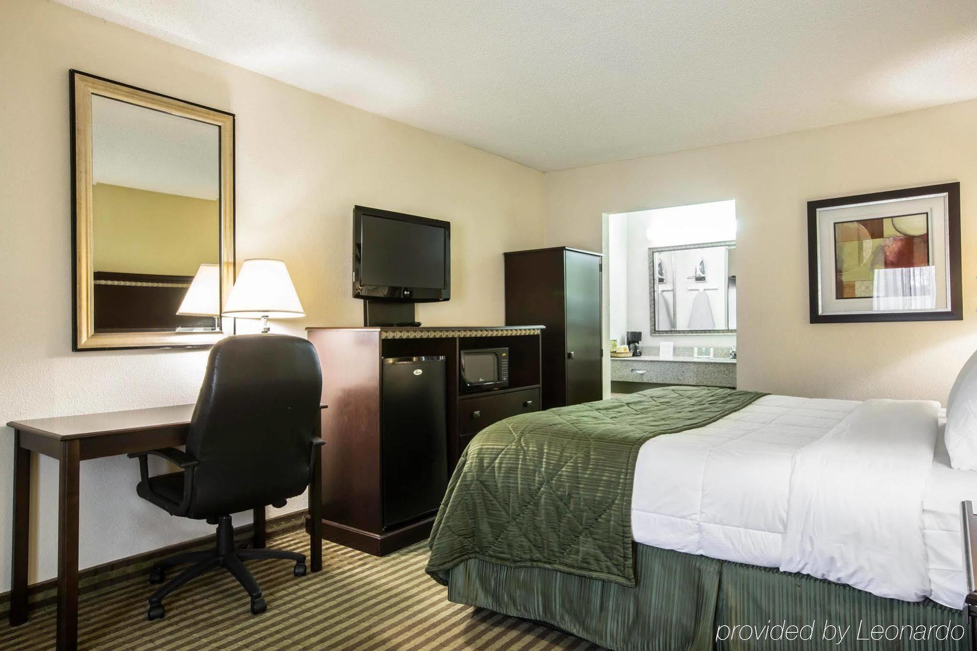 Quality Inn & Suites Greenville - Haywood Mall Extérieur photo