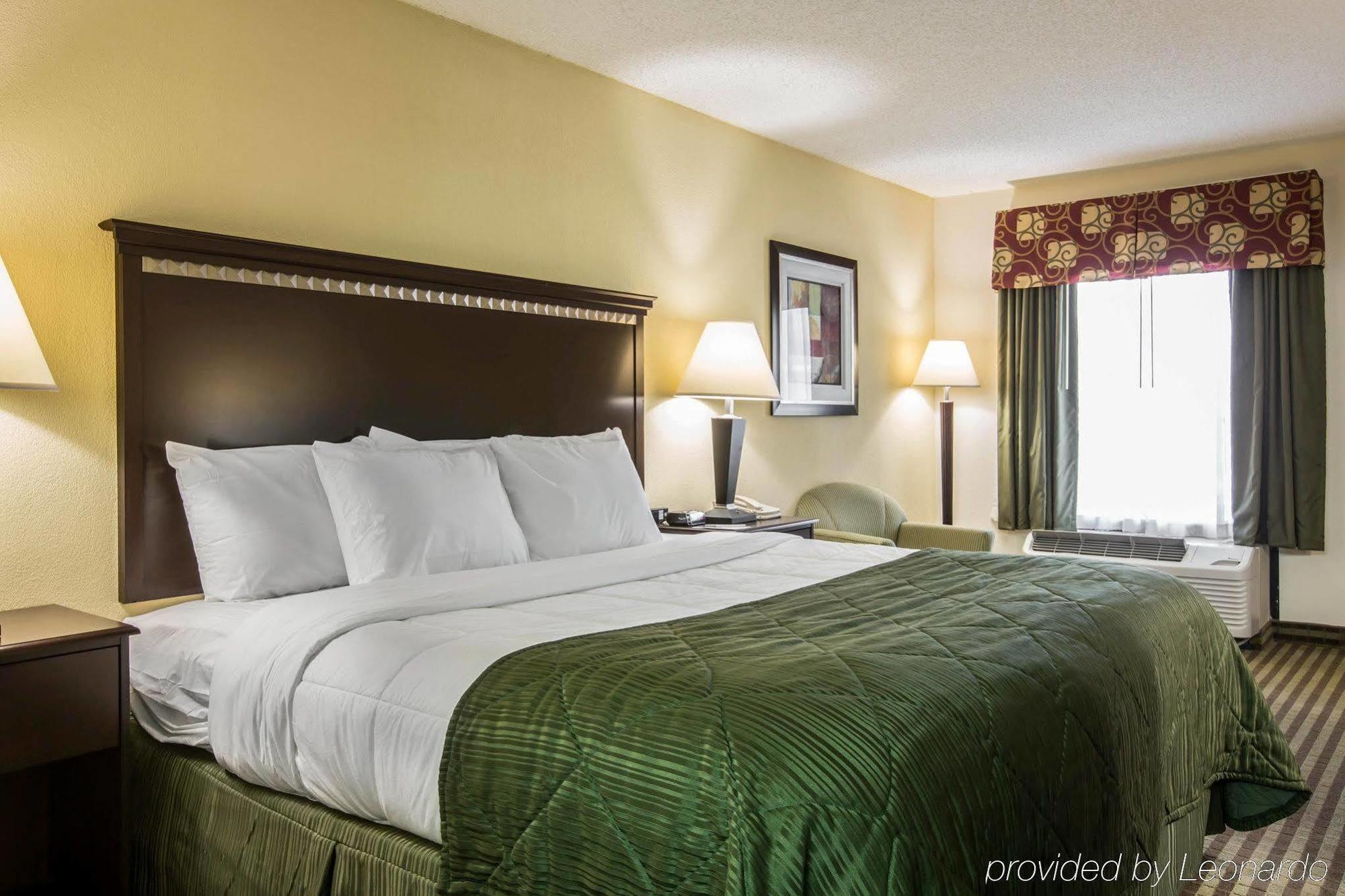 Quality Inn & Suites Greenville - Haywood Mall Extérieur photo