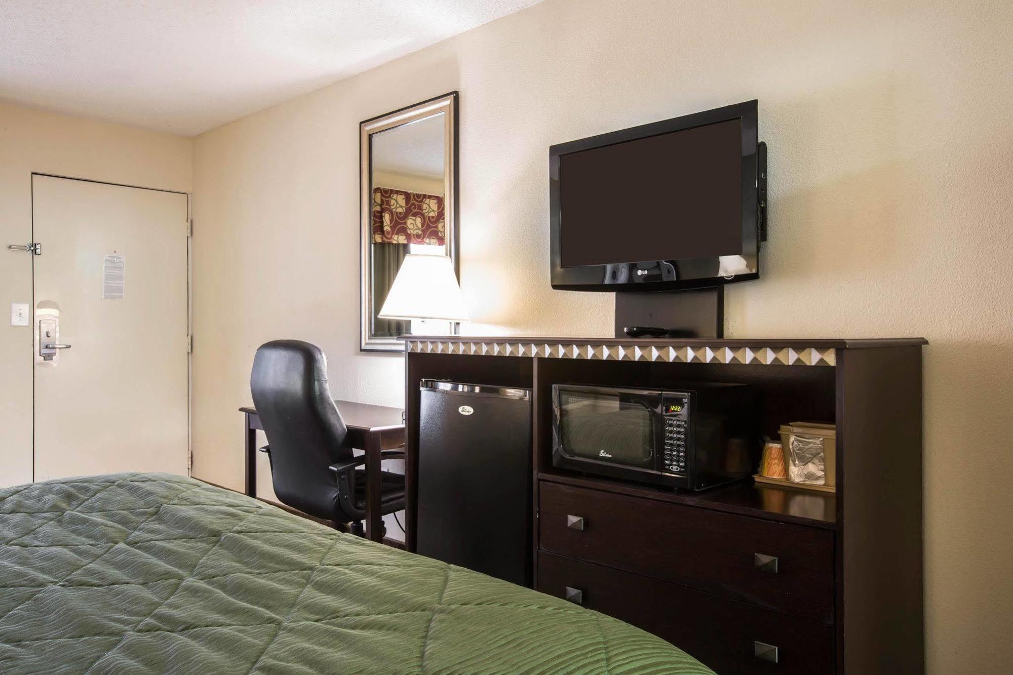 Quality Inn & Suites Greenville - Haywood Mall Extérieur photo