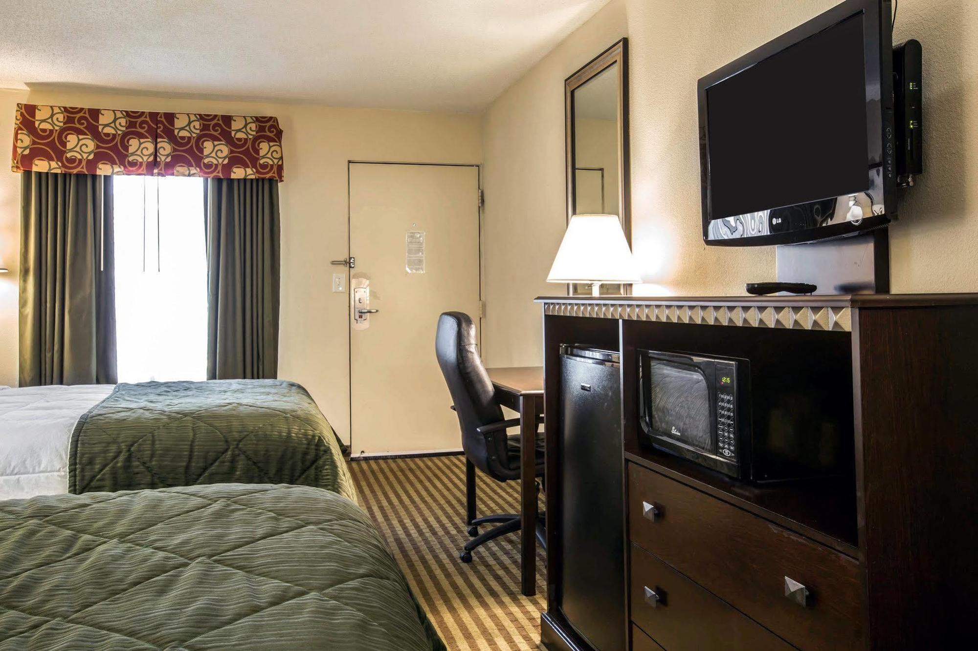 Quality Inn & Suites Greenville - Haywood Mall Extérieur photo