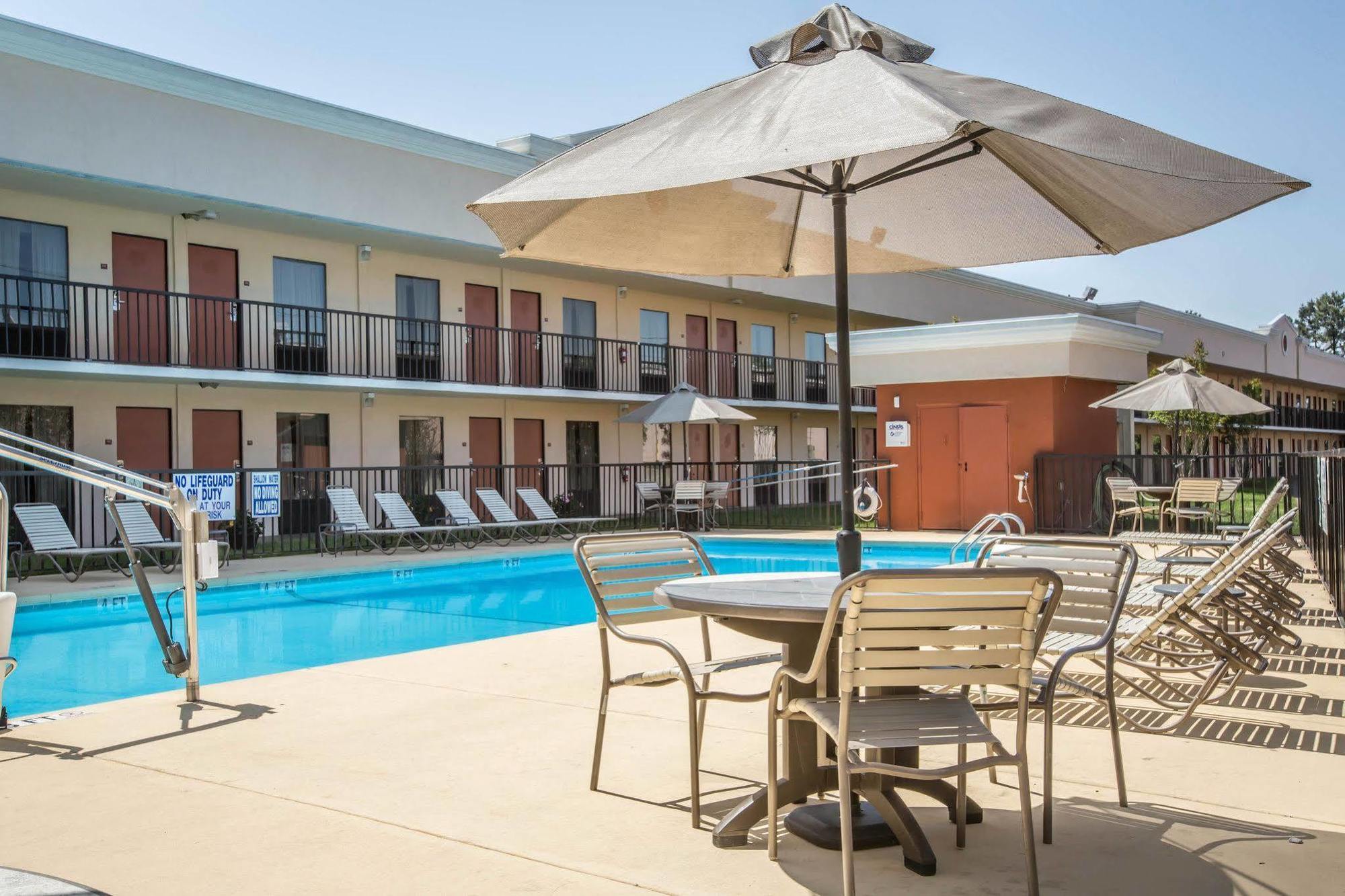 Quality Inn & Suites Greenville - Haywood Mall Extérieur photo
